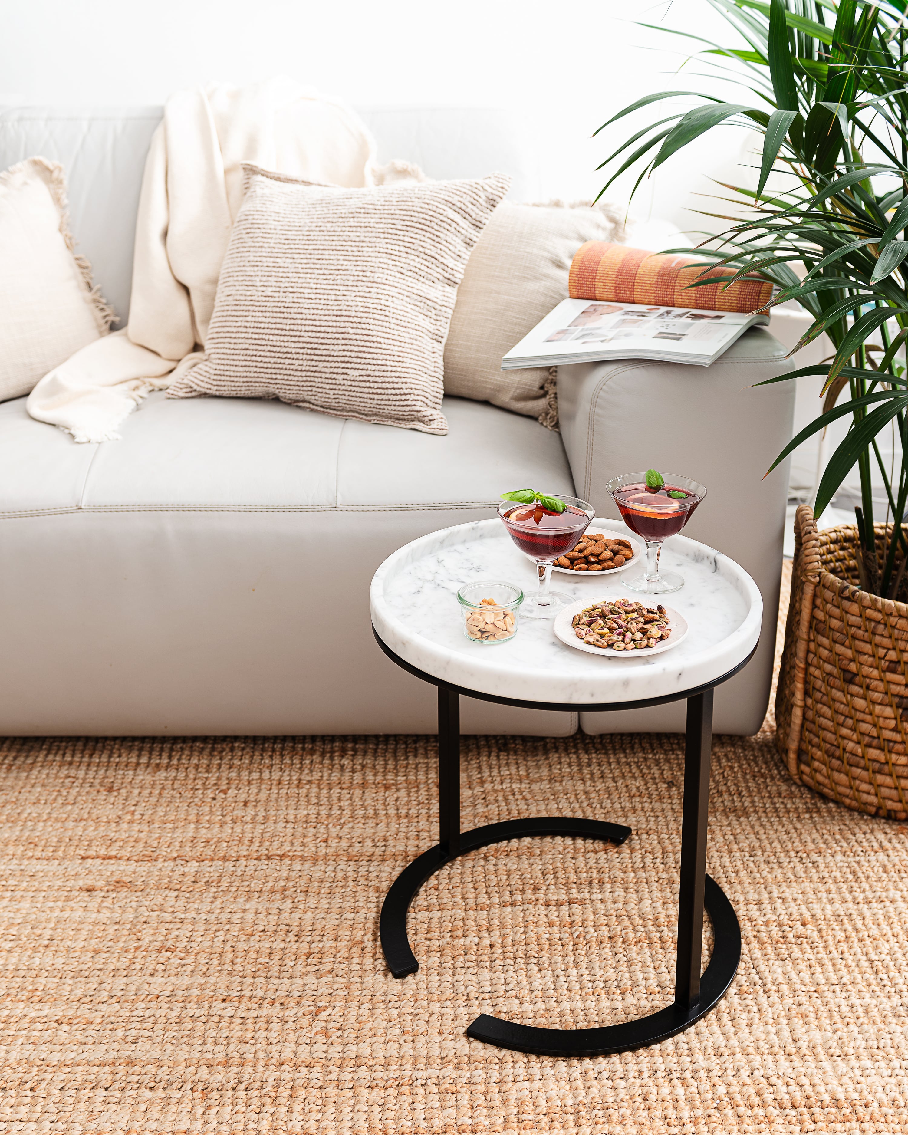 Tea table - Round coffee table in white Carrara marble