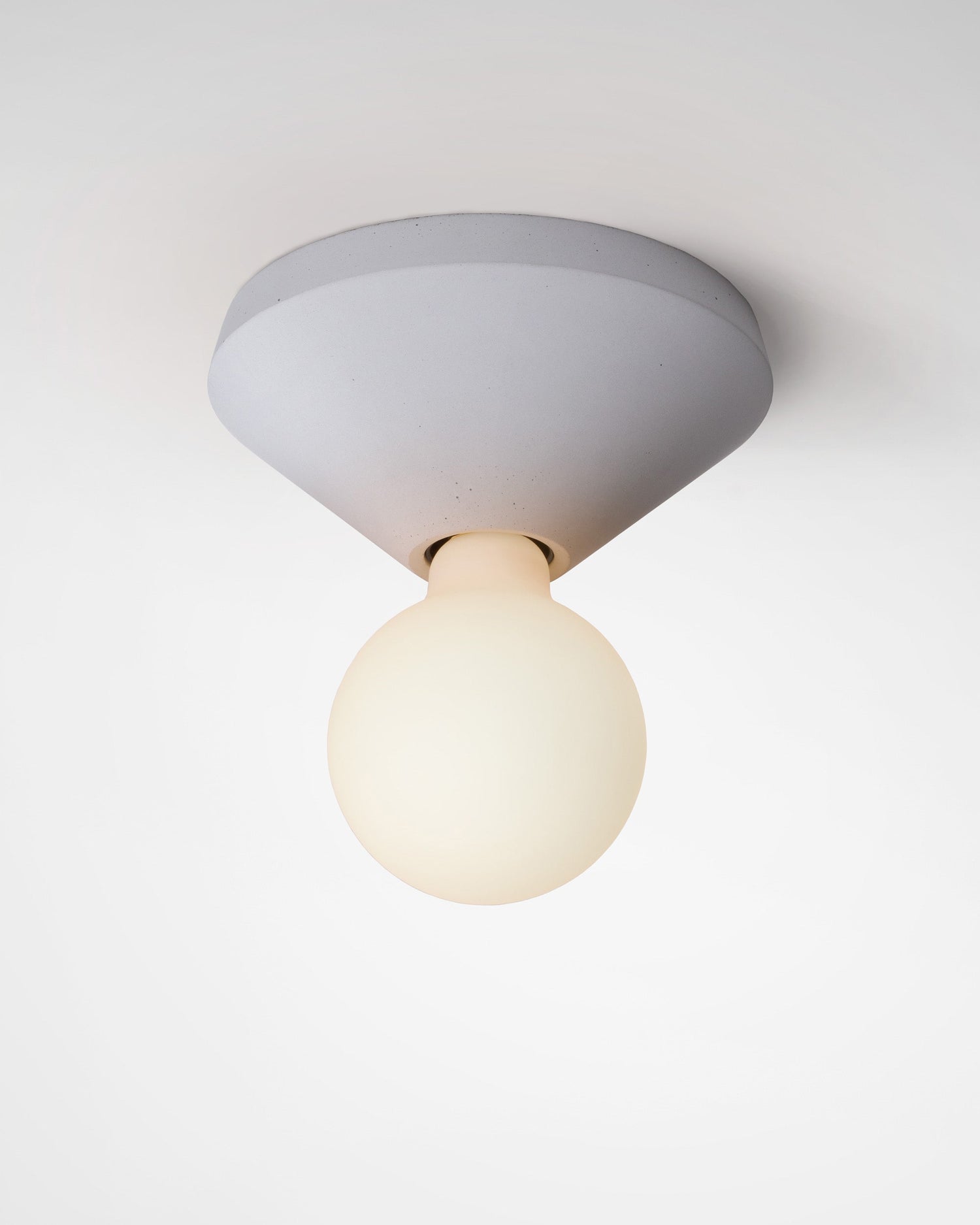 Ada wall or ceiling lamp