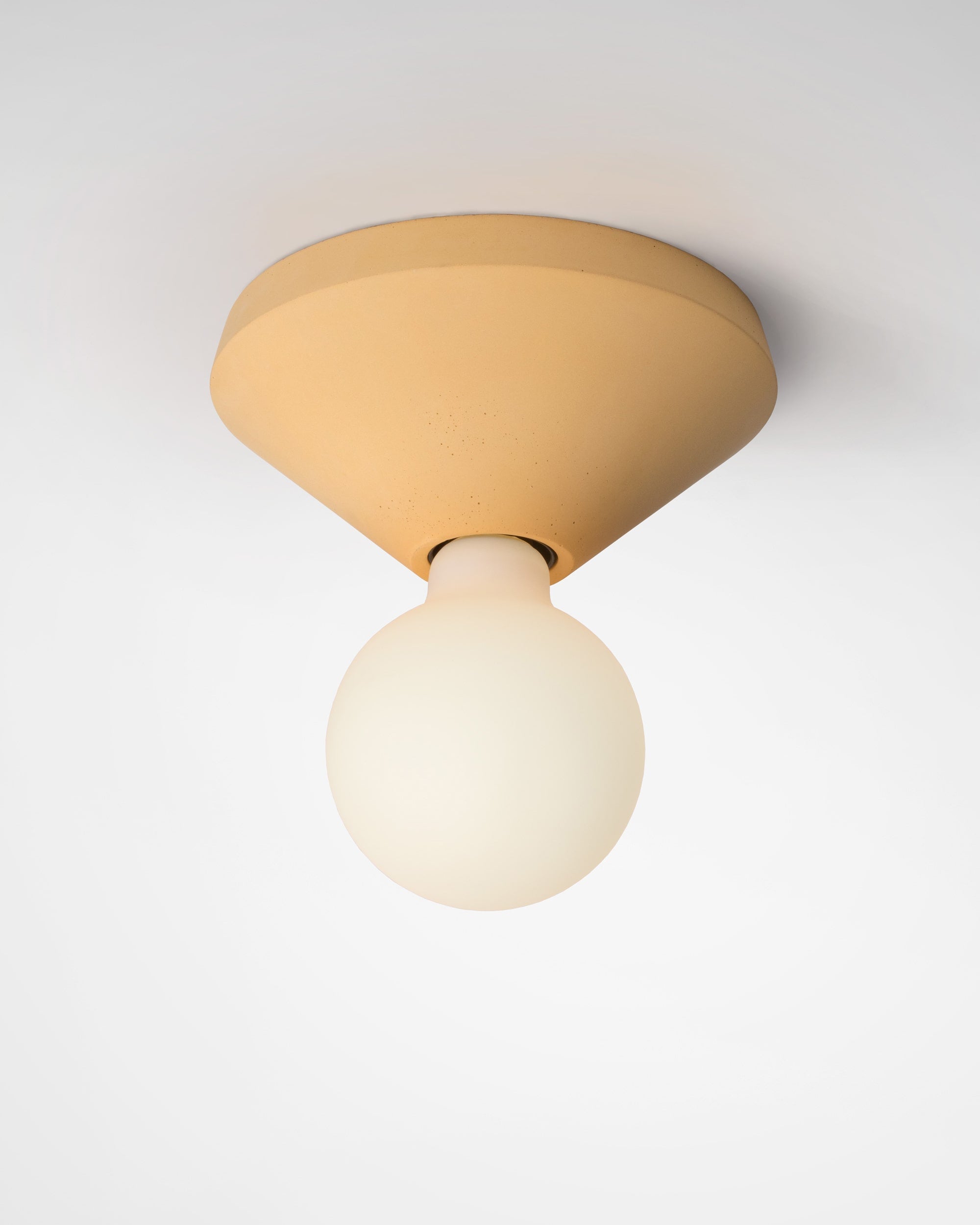 Ada wall or ceiling lamp