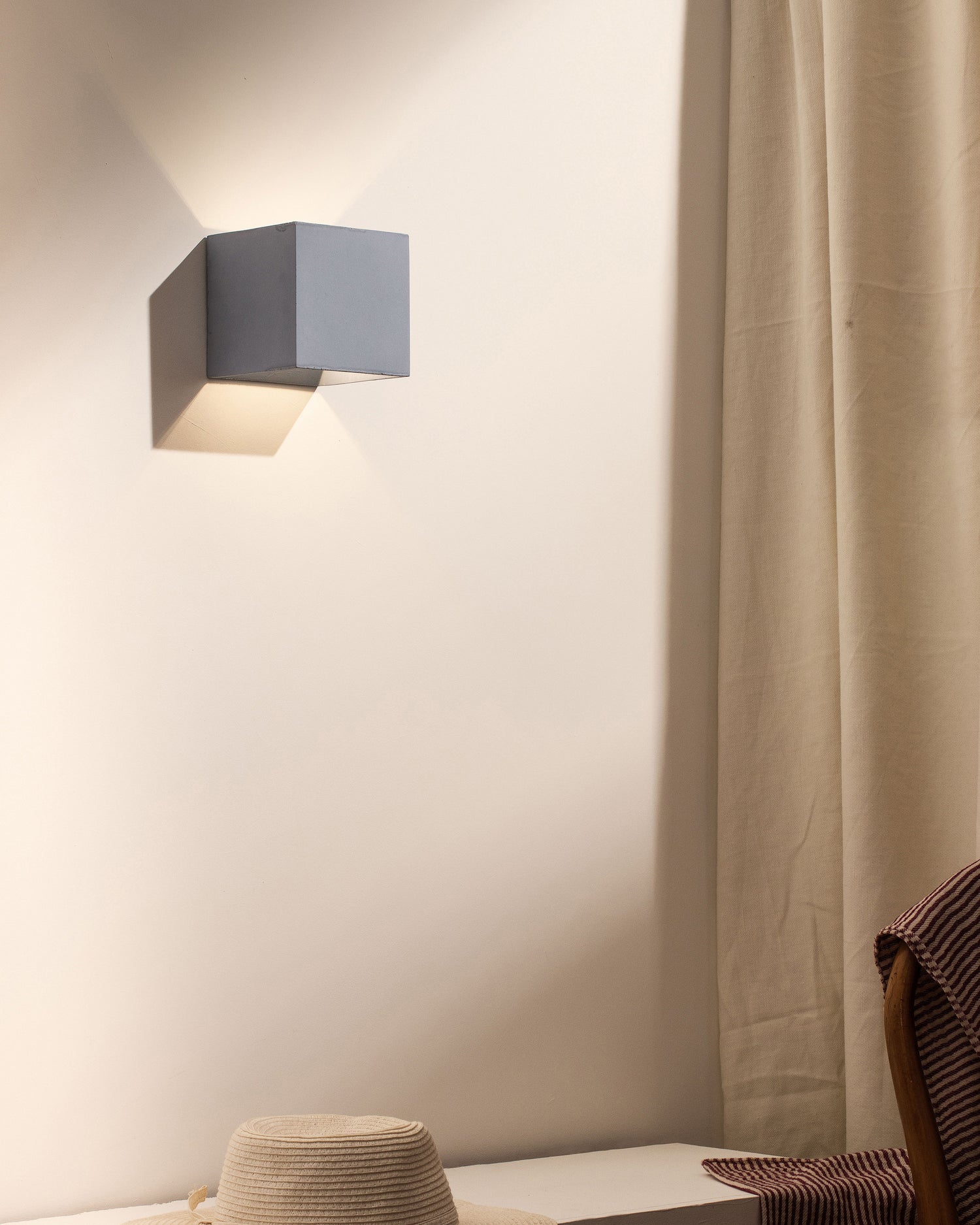 Cromia wall lamp