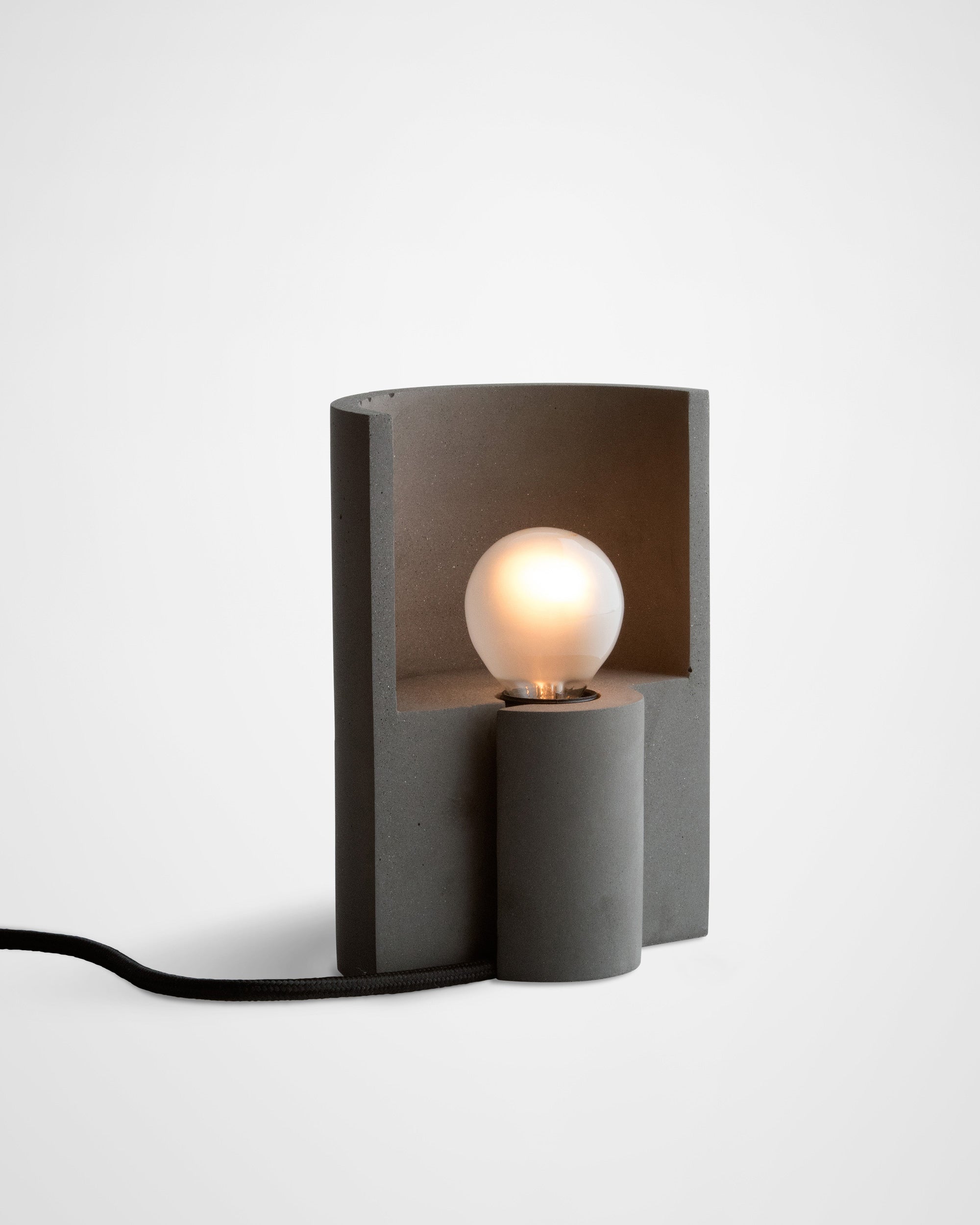 Esse table lamp