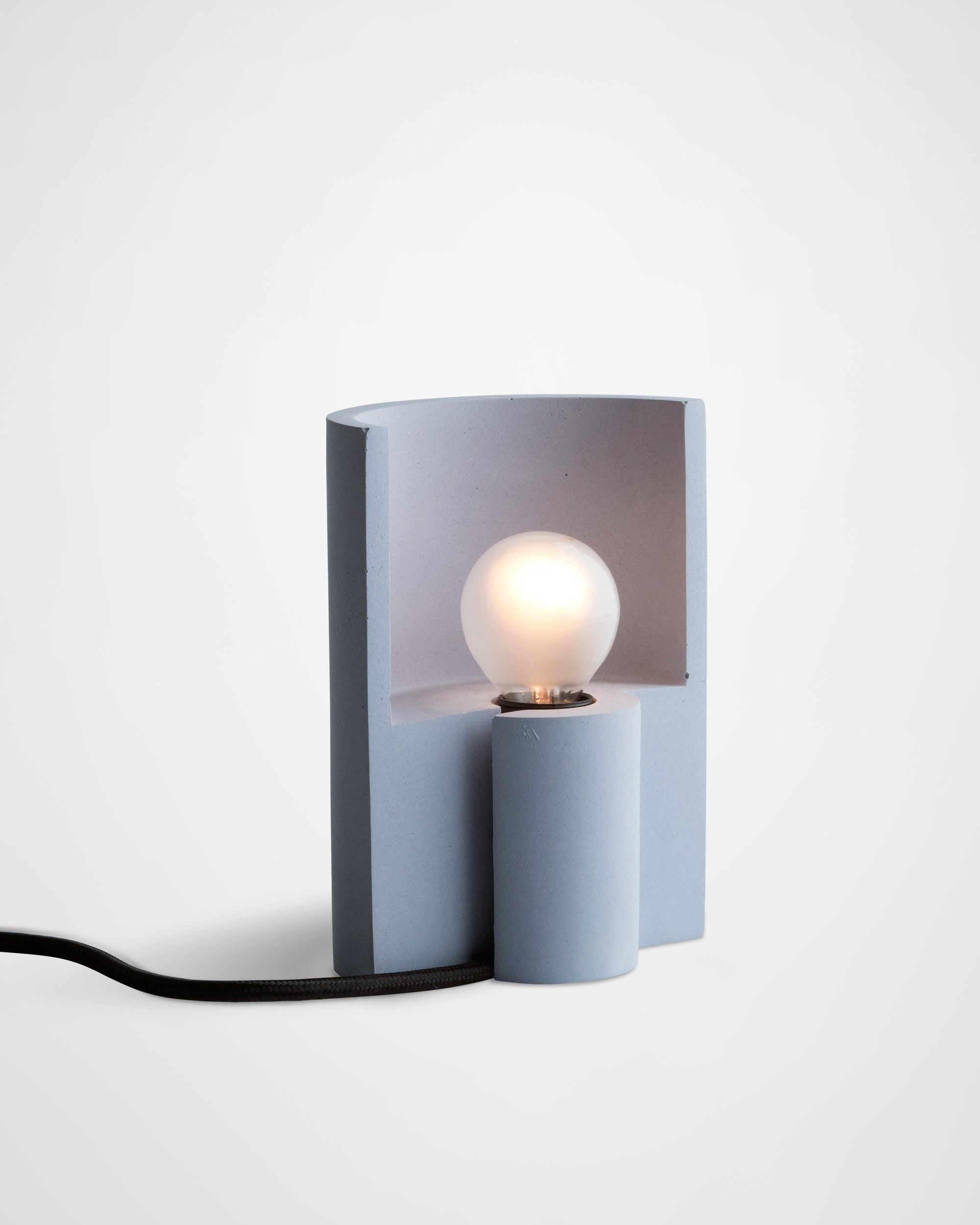 Esse table lamp