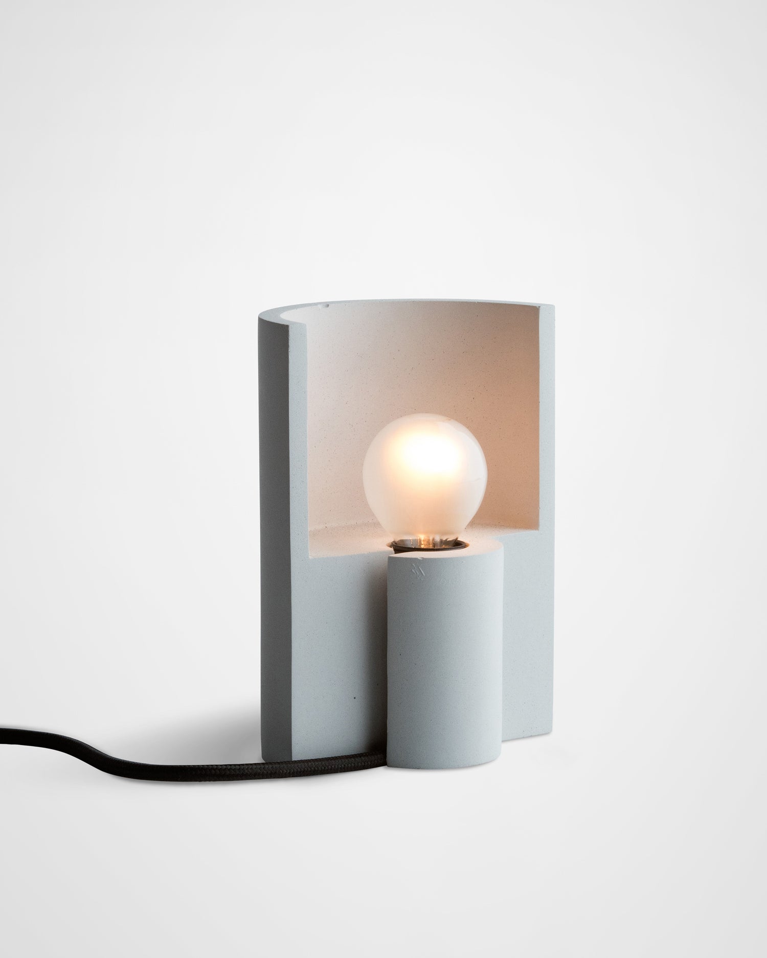 Esse table lamp